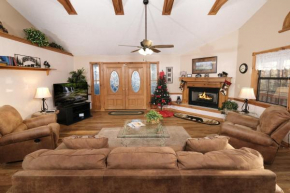 Relaxing 2BR w Incredible VIEWS! Hot Tub FREE Attraction Tickets